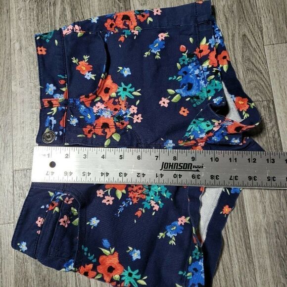 (3/$27) SO Multicolored Floral Shorts Size 7 - Picture 7 of 10